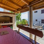 With Parking Space - 5493 Crikvenica