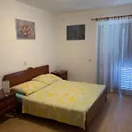 Apartament With Parking Space - 5493 Crikvenica