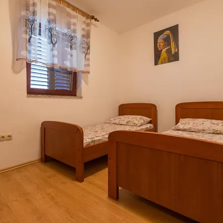 Apartman Apartments With Parking Space Crikvenica - 5493