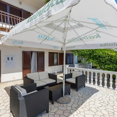 Apartman Apartments With A Parking Space Crikvenica - 5493 *
